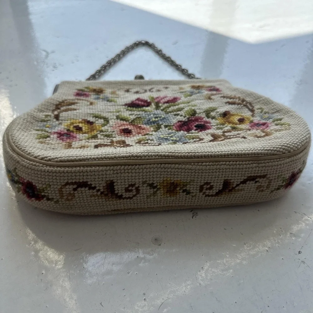 Vintage 1950a Needlepoint Floral Crosstitch Purse Handbag All Sides Flowers
